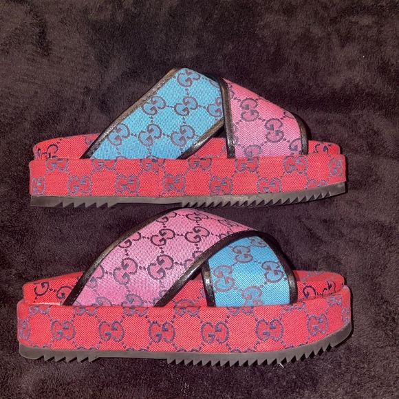 Colorful slides - Picture 3 of 4